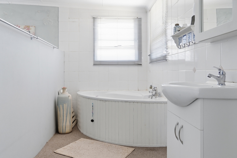 5 Bedroom Property for Sale in Myburgh Park Western Cape